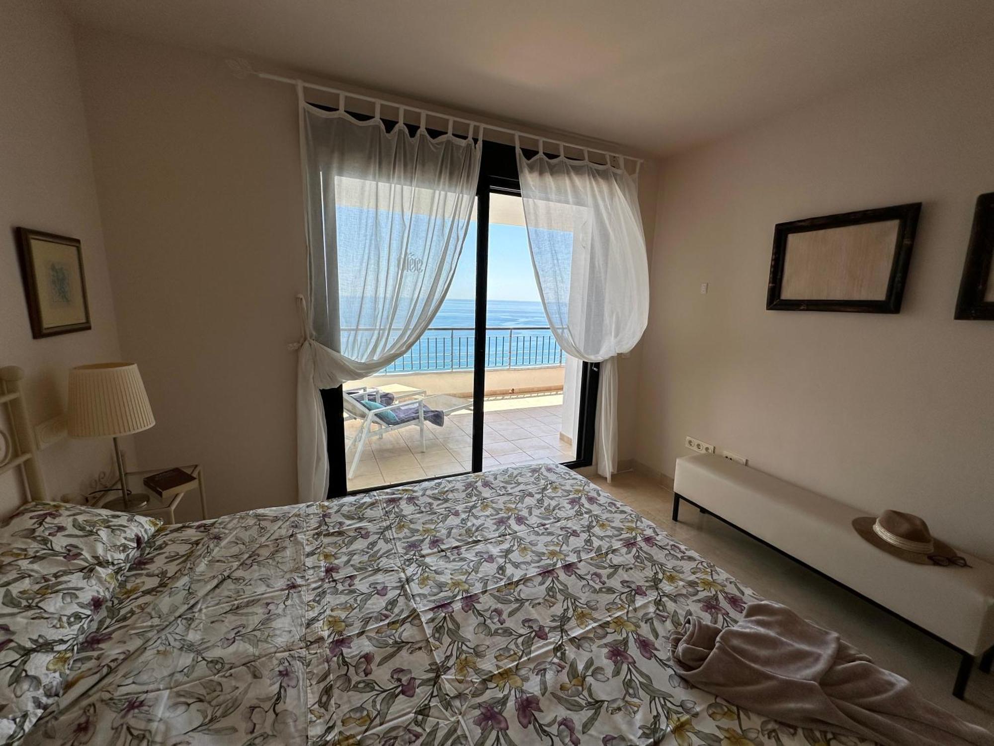Apartamento Frente Al Mar Con Parking Privado Torrox Exterior photo