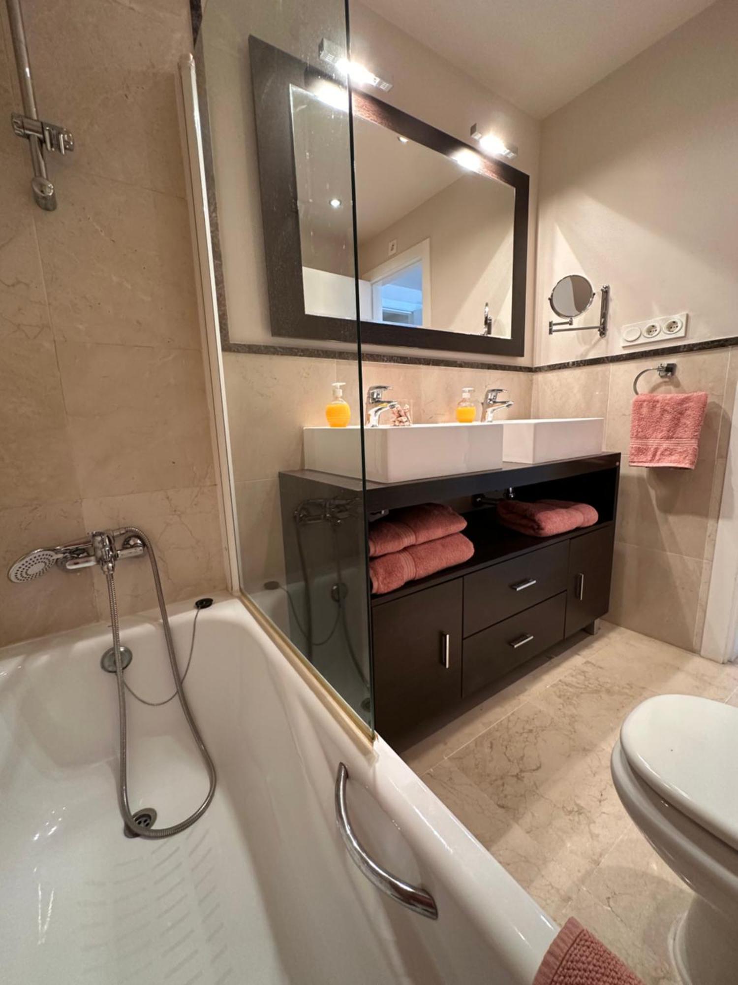 Apartamento Frente Al Mar Con Parking Privado Torrox Exterior photo